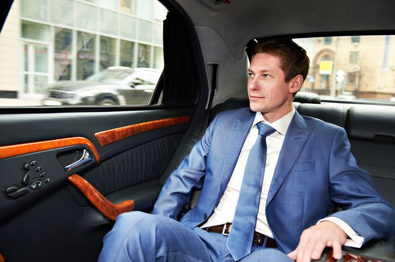 car-rental-chauffeur-img car-rental-chauffeur-img